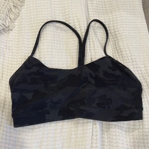 Lululemon Flow y Bra - BLK Camo